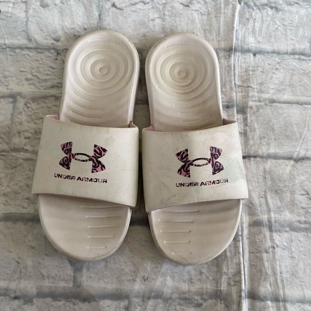 Under Armour women 8 slides w/comfort sole white